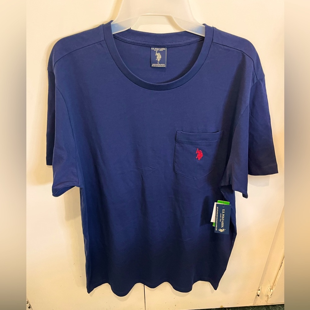 Polo navy blue t-shirt size. L  men chest 22” x length 30”